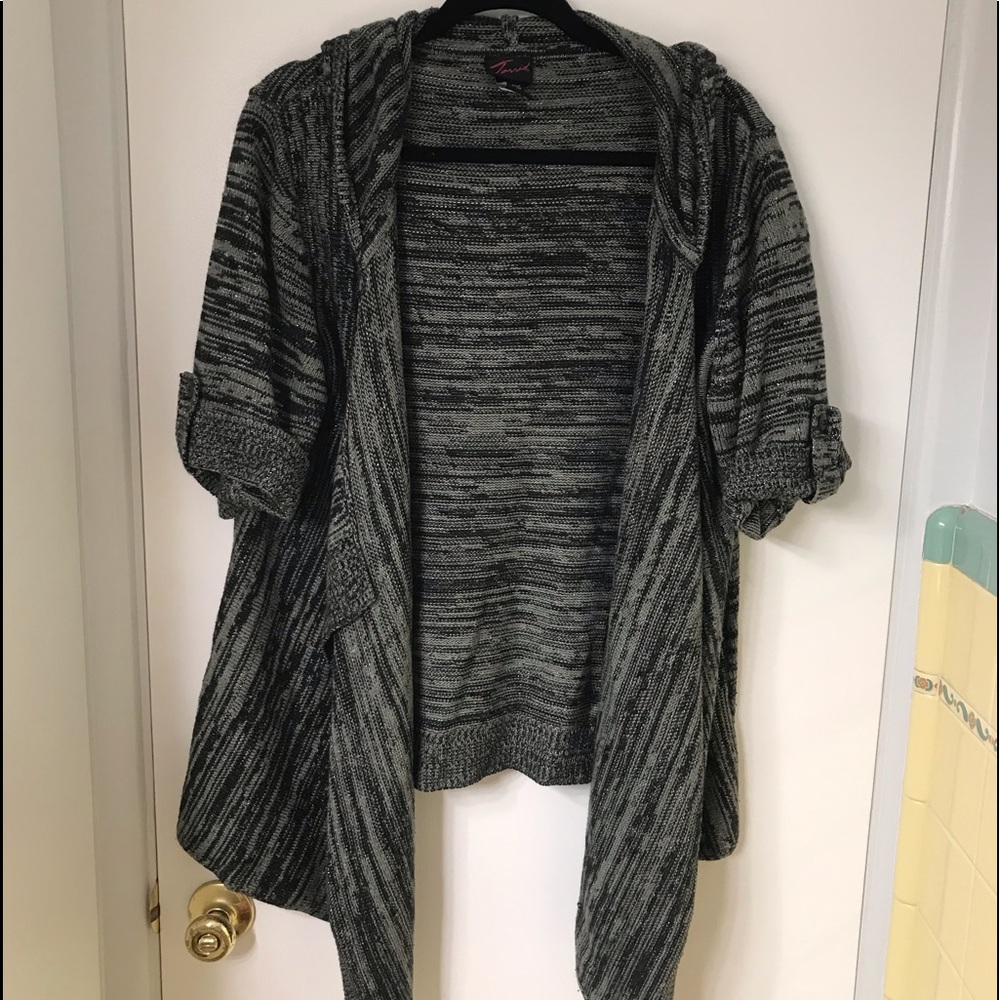 Short Sleeve Sweater, Drape front Torrid SZ 1